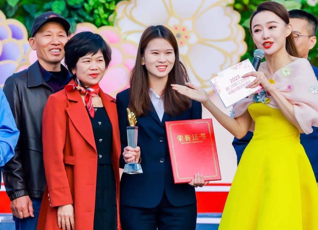 阿姨护道动漫 像个大姐姐或阿姨一样