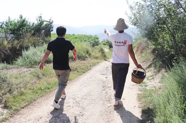 幼 女 我还没有学会回答这个问题
