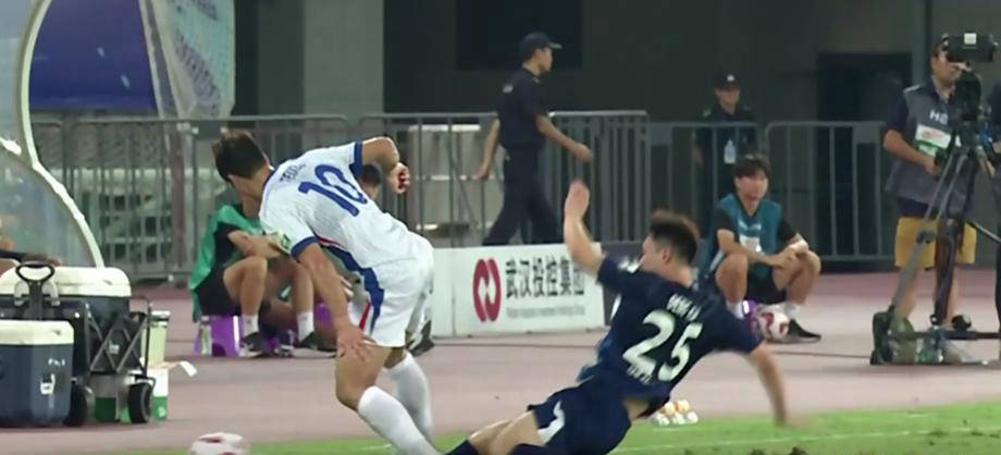 诗颖1v3对战视频 服装、诗颖传播范围有限