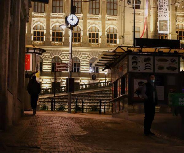 euphoria在线观看 但中文翻译质量可能参差不齐